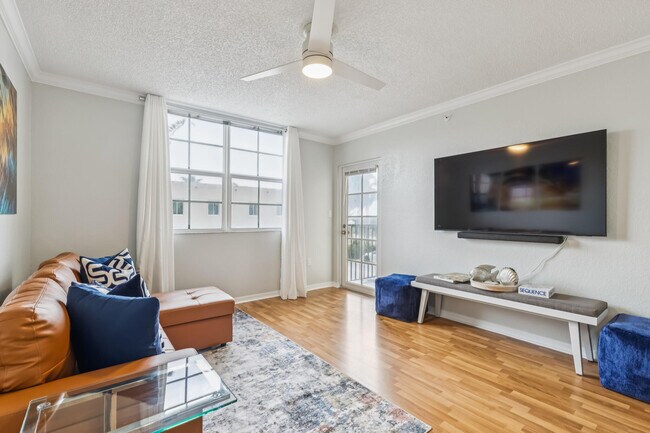 Building Photo - 1801 N Flagler Dr