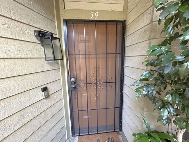 Building Photo - COUNTRY MILE RD POMONA 91766 (2 BED / 2 BATH)