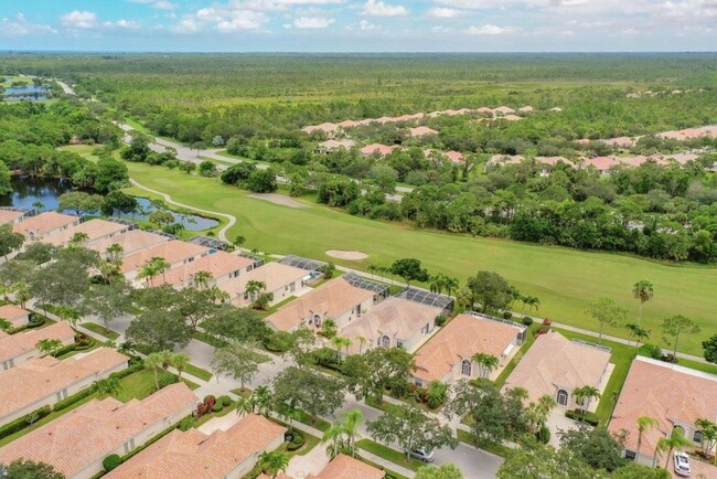 Building Photo - 8533 SE Palm Hammock Ln