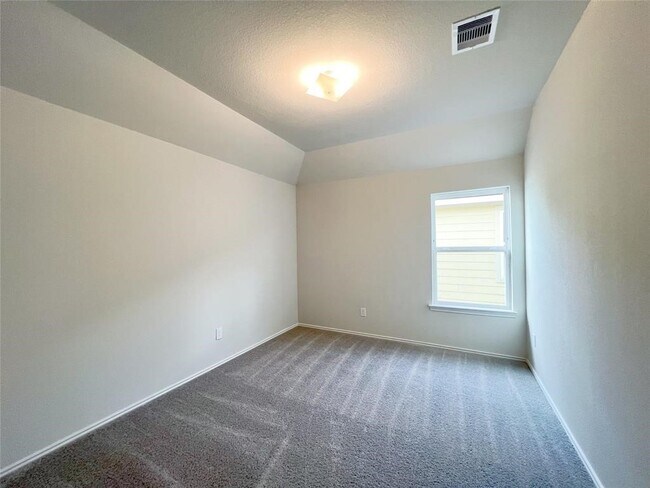 Building Photo - 15502 Islandview Ln