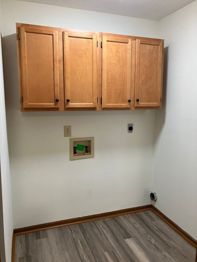 Building Photo - Ranch Style - Remodeled 2 Bedroom, 1 Bath ...