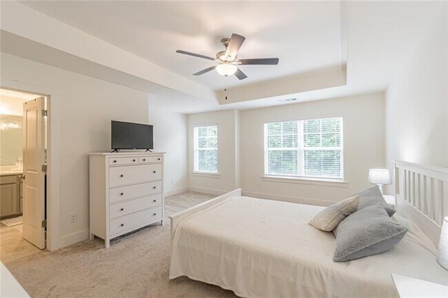 Building Photo - 5392 Brooklands Dr