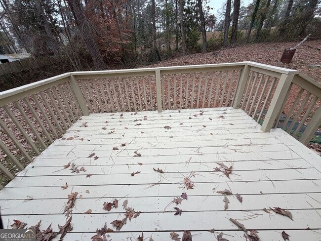 Building Photo - 804 Emerald Forest Cir SW