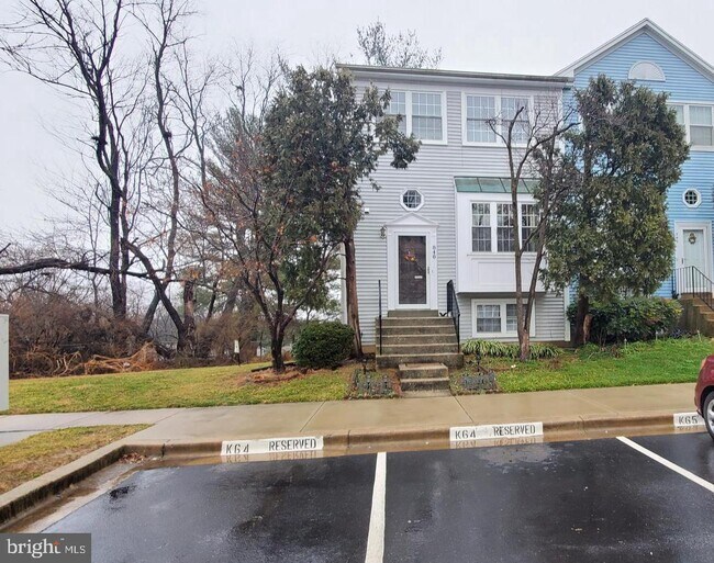 Building Photo - 848 Bayridge Dr