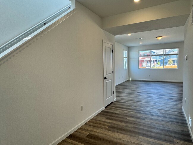Building Photo - 5963 Sawdust Dr