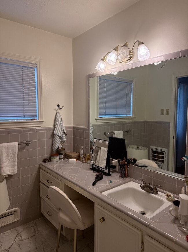 Building Photo - Brand New Remodel