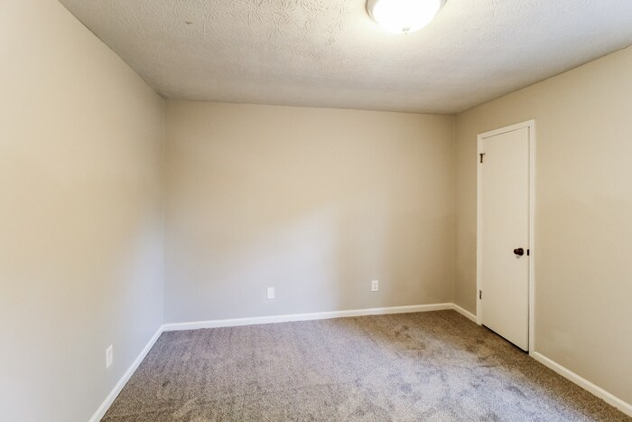 Building Photo - 5017 Dekalb Way