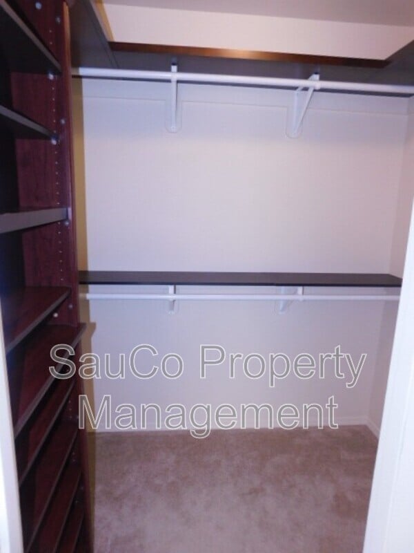 Building Photo - 1218 34th Pl