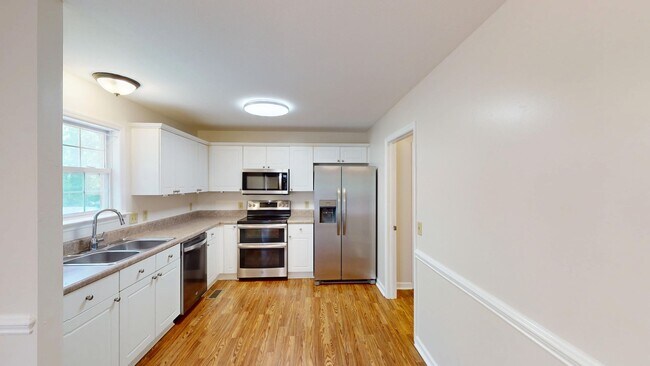 Building Photo - Spacious 3 Bedroom Home in Ashland City!