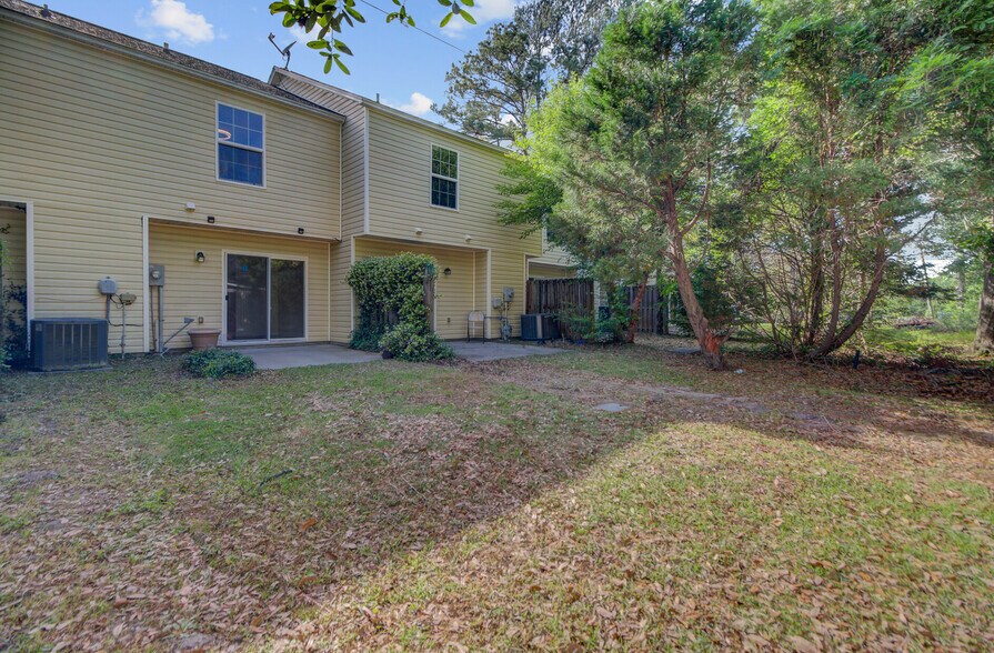 8662 Roanoke Dr. Newly Renovated Rental available Now! - 8662 Roanoke Dr