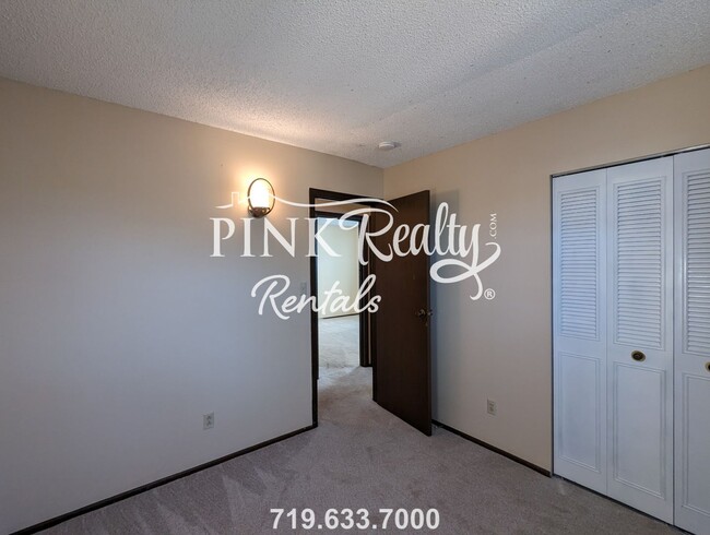 Building Photo - Great 4-Bedroom Home in Security!