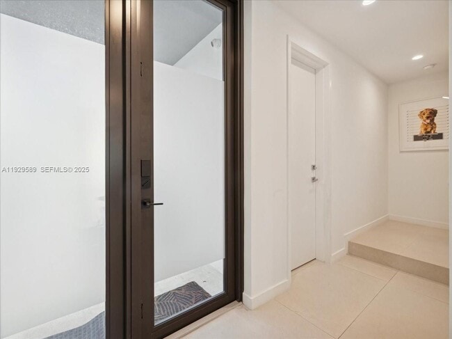 Building Photo - 3458 Day Ave