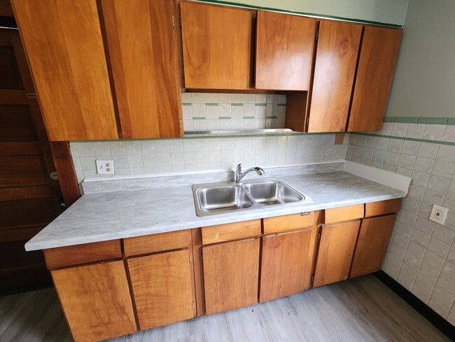 Building Photo - 2954 E 67th St