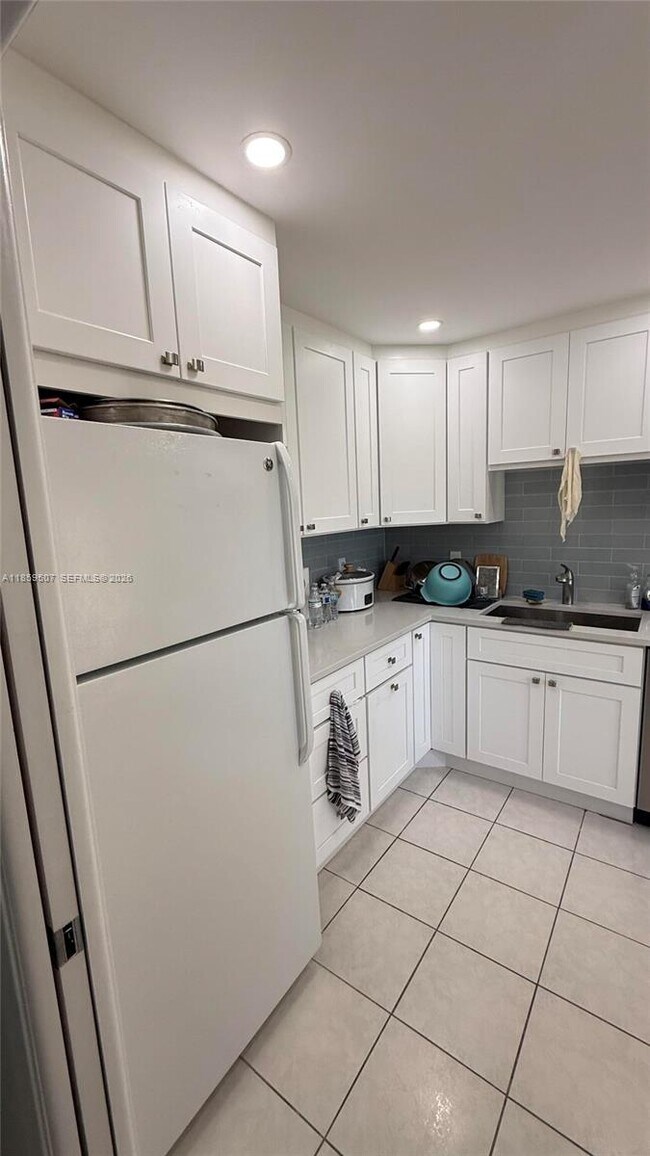 Building Photo - 2671 S Course Dr