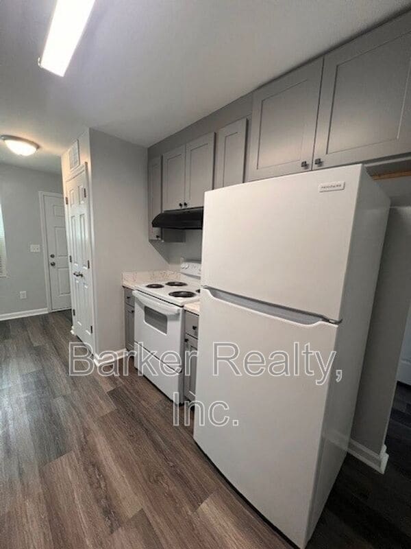 Building Photo - 1602 Pender St