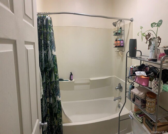 Building Photo - 21 W Main St