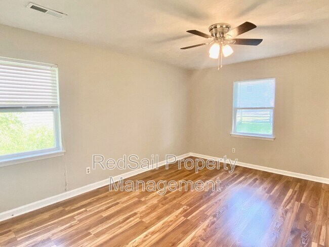 Building Photo - 1028 Anderson Way