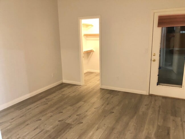 Building Photo - 3555 Meridale Dr