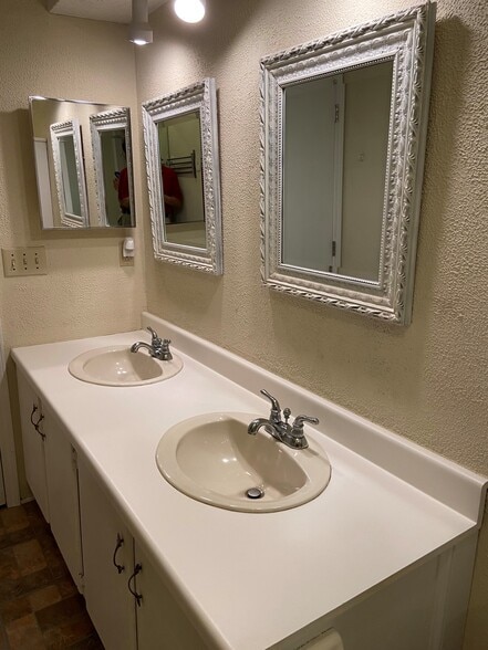 Building Photo - 6462 Cranston Way