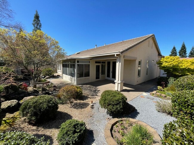 Building Photo - BEAUTIFUL DEL WEBB 55+ ADULT COMMUNITY TAH...