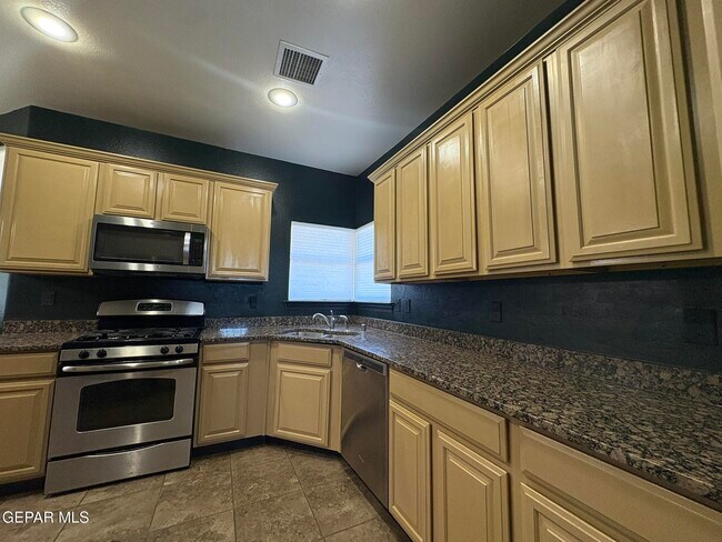 Building Photo - 12220 Branell Ln