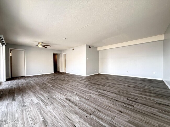 Building Photo - 4800 N Stanton St