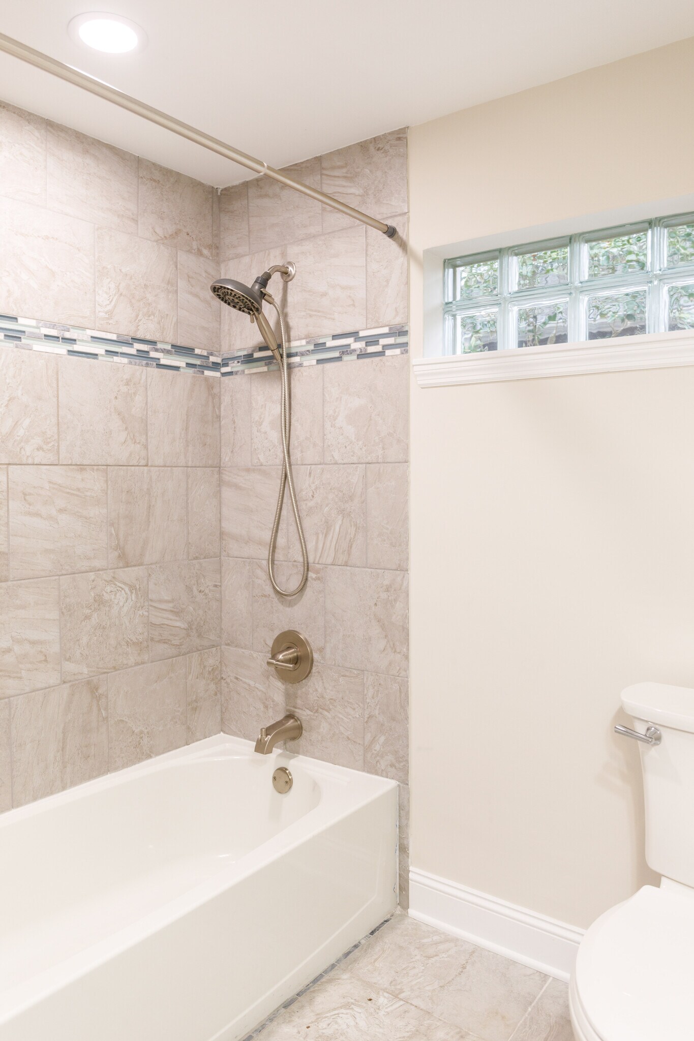 Building Photo - 1916 2nd Dr