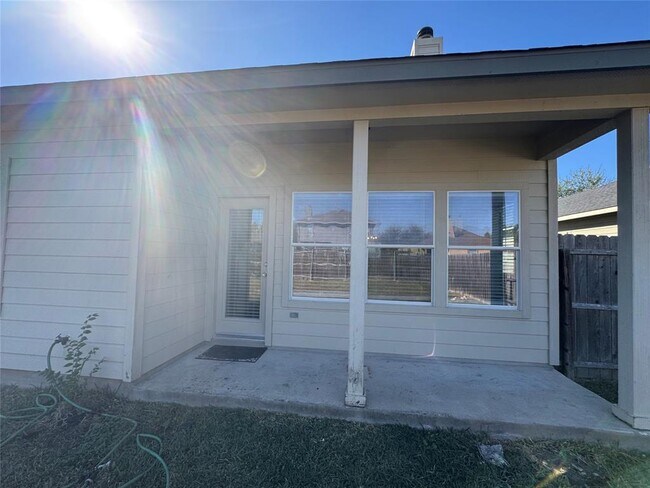 Building Photo - 11606 Hereford St