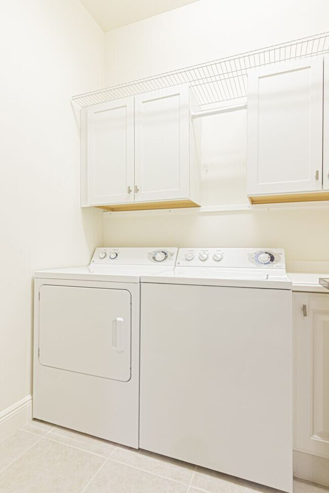 Building Photo - Seasonal Fully Furnished Home in Fiddler's Creek - AVAIL JAN-MAY