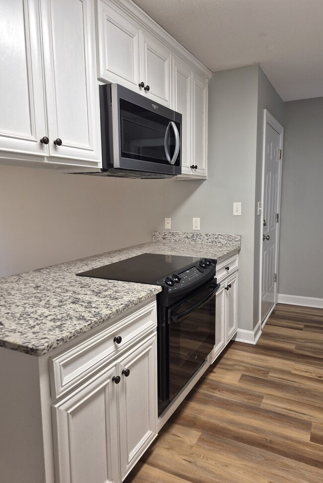 Building Photo - 3931 Lillian Guest Cir