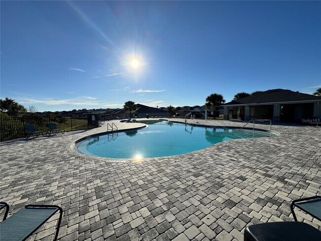 Building Photo - 512 Mckenna Dr