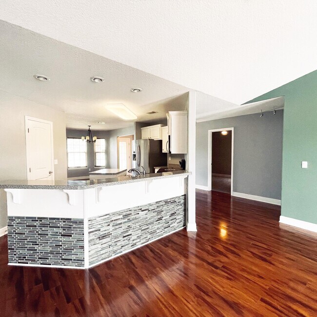 Building Photo - 2386 Barberee Dr