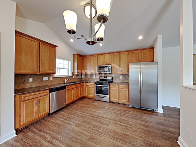 Building Photo - 4404 Johnstown Dr