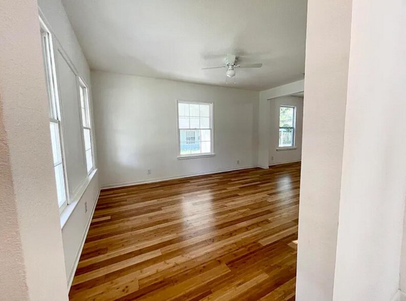 Building Photo - 635 37th St