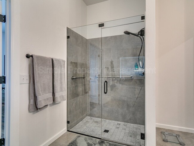 Building Photo - 18008 Jimenez Dr