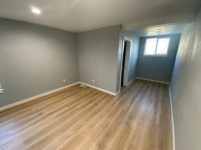 Building Photo - Newly Remodeled Tacoma Gem - Big and Spaci...