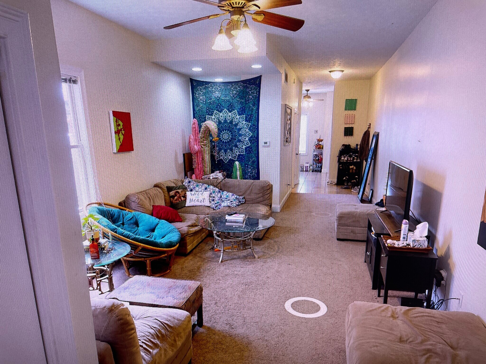 Living room - 842 N California St