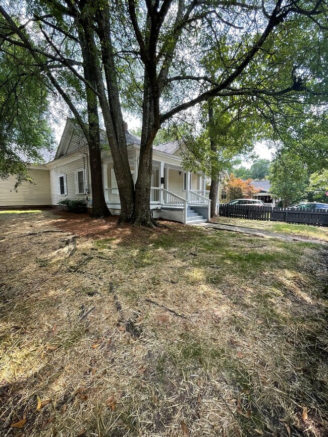 Building Photo - AMAZING 3br/2ba NEW RENOVATION IN ATLANTA!...