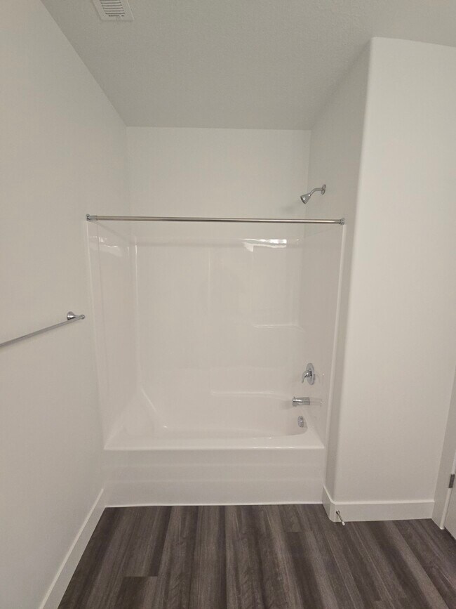 Building Photo - 6512 Skyline Lp Ln