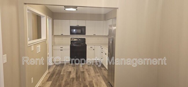 Building Photo - 809 NE 74th St