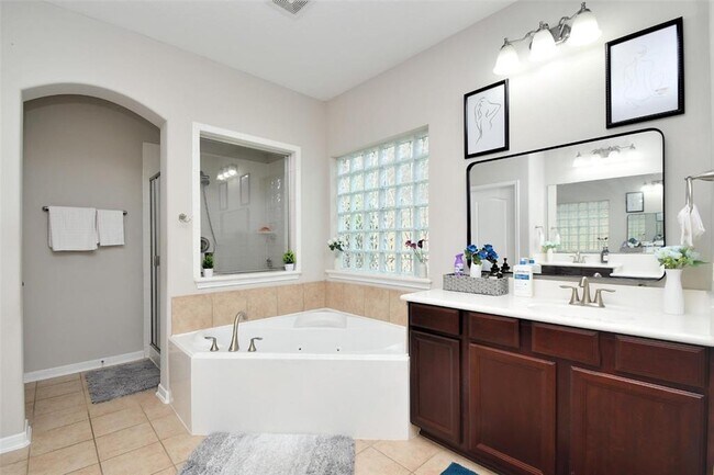Building Photo - 6027 Opal Crest Ln