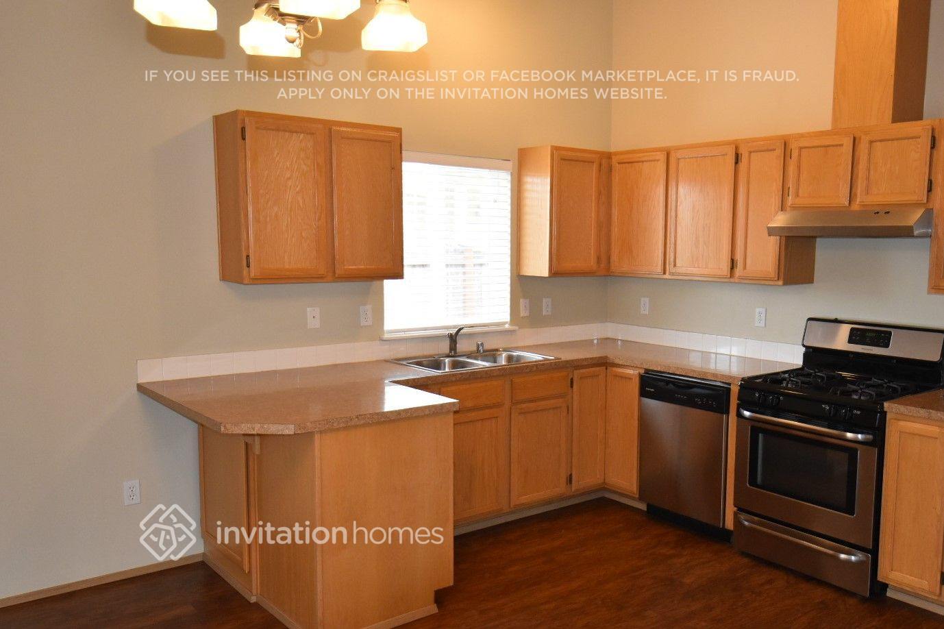 Building Photo - 10616 64th Ave NE