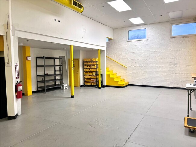 Building Photo - 1310 Nance St