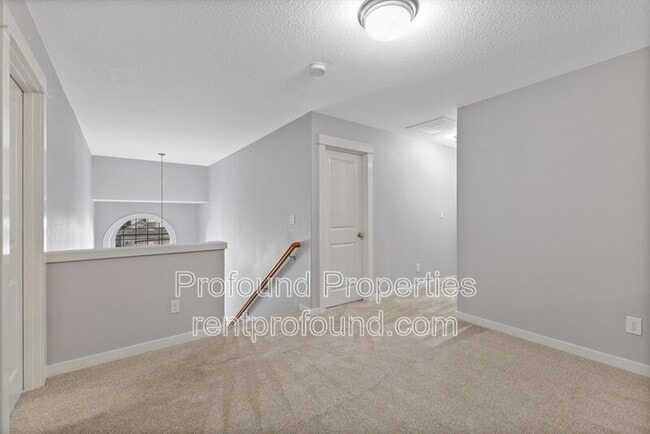 Building Photo - 7909 SW Oviatt Dr