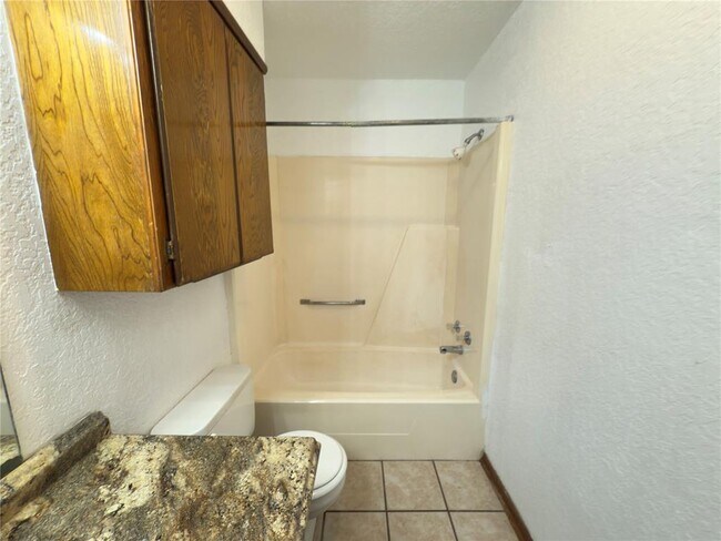 Building Photo - 1109 Dustin Dr
