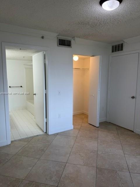 Building Photo - 9905 Westwood Dr