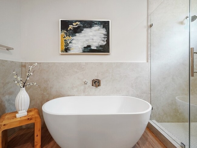 Building Photo - 861 Rachel St