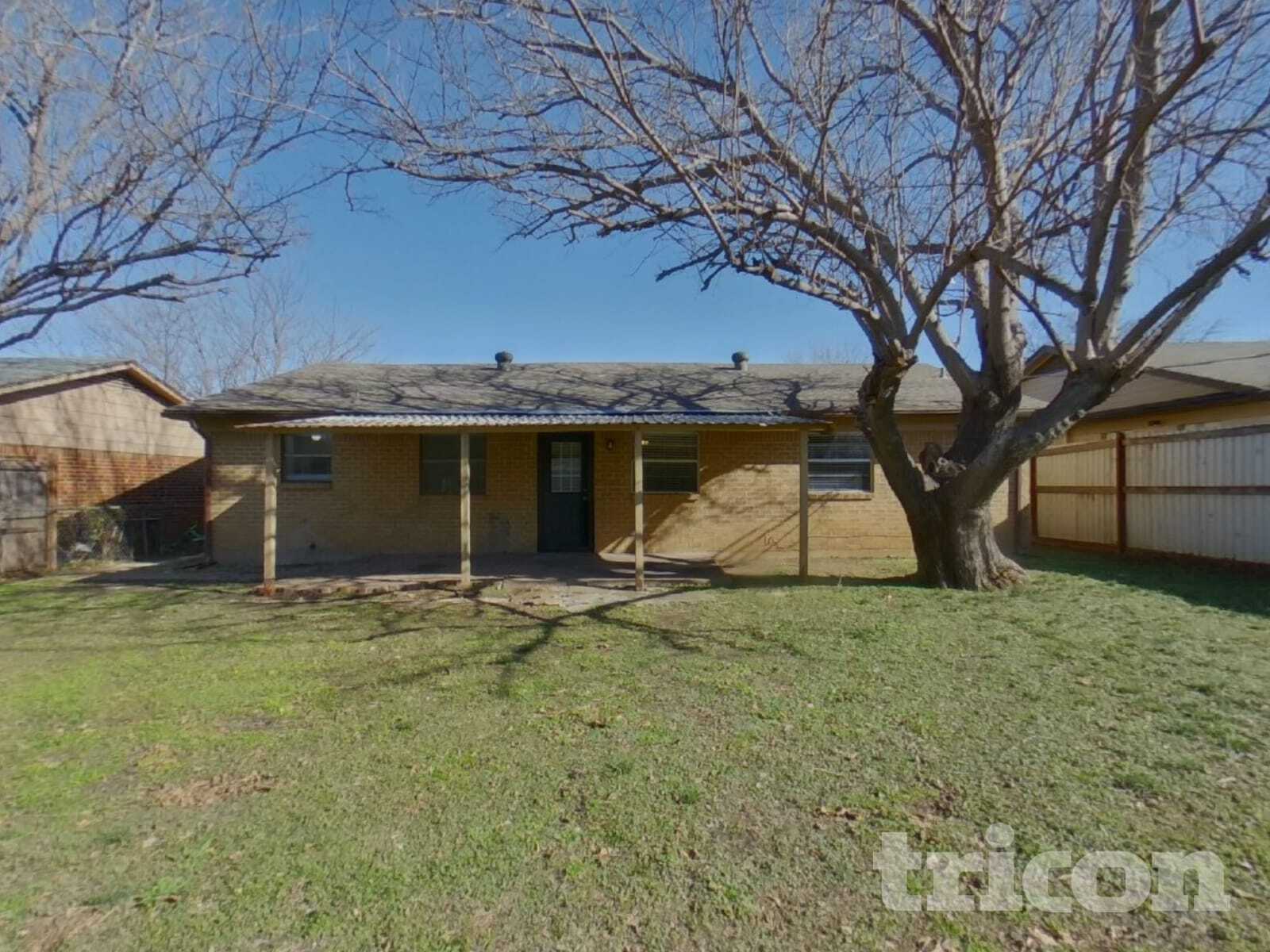 Building Photo - 729 Hallvale Dr