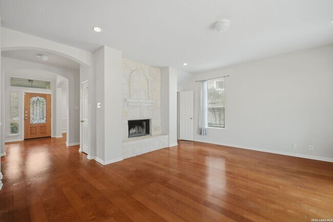 Building Photo - Spacious 5-Bedroom Home for Lease in Desirable Cibolo Location!