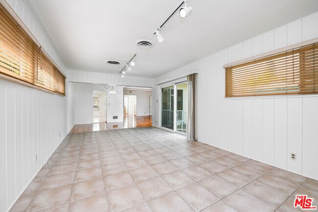 Building Photo - 11889 Tiara St